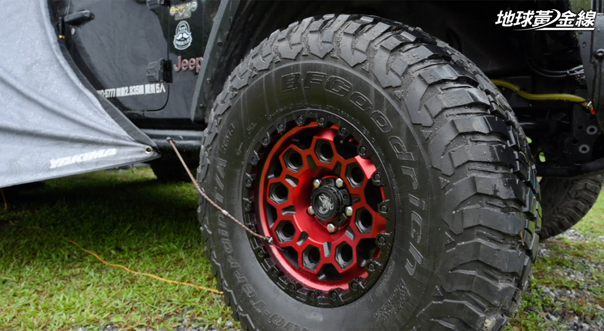 一見到輝哥的Jeep Gladiator Rubicon就會被這37吋的越野胎給吸引到。（圖片來源／地球黃金線）