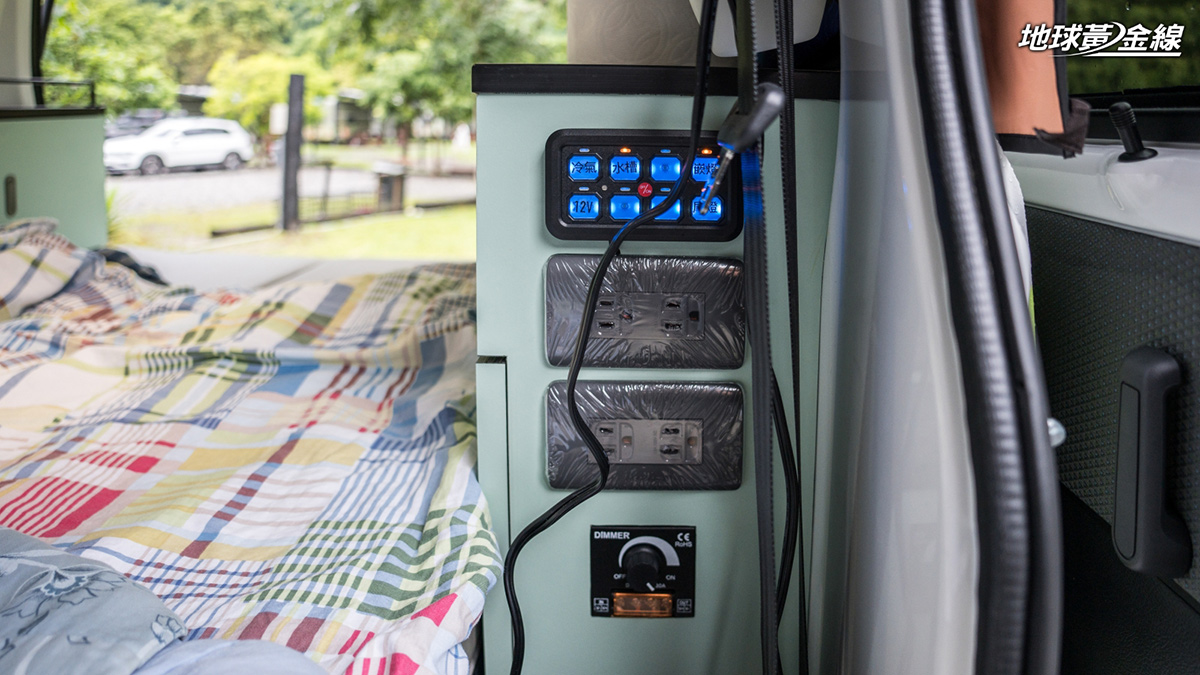 插電版Town Ace Van獲得外部供電後，就能夠在車內使用各項電器。（攝影／劉家岳）