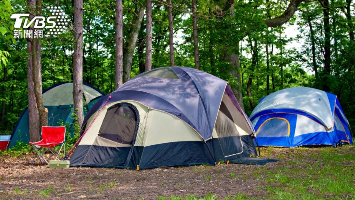 帳棚建議2人選擇4人的帳篷容積，避免空間過小影響體驗。（圖片來源／Shutterstock達志影像）