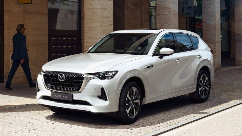Mazda第一款以大型後驅平台打造的全新SUV「CX-60」，被品牌寄予上打豪華品牌休旅車款的厚望，最新消息傳出可能會在第四季上市。（圖片來源／Mazda）