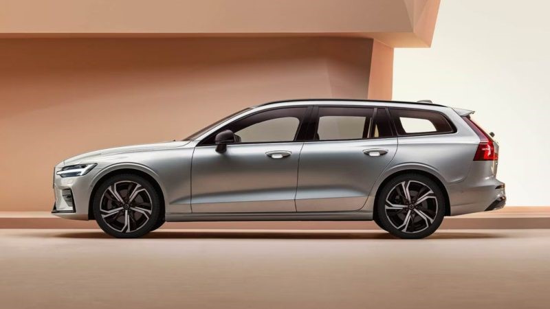 Volvo在8月18日宣佈為旗下旅行車V60車系推出全新入門B3 Plus車型，並開出185萬定價。（圖片來源／Volvo)